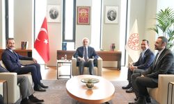 Kültür ve Turizm Bakanı Ersoy, oyuncu Görkem Sevindik ile bir araya geldi