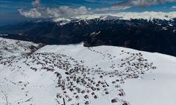 Trabzon'da karlar altında kalan yaylalar havadan görüntülendi