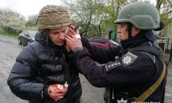 Ukrayna'da bir kişinin el bombalı saldırısında 5 polis yaralandı