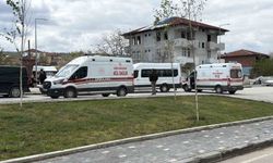 Erbaa'da öğrenci servisi ile otomobil çarpıştı: 10 öğrenci yaralandı