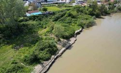 Sakarya'da nehre düşen çocuğu arama çalışmaları bir haftadır sürüyor