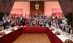 TBMM Başkanı Kurtulmuş, Meclis'te dünya çocuklarını kabul etti