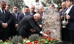 MHP Lideri Devlet Bahçeli, Başbuğ Alparslan Türkeş'i kabri başında andı