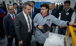 Bakan Tekin, Teknopark Ankara İvedik OSB Mesleki ve Teknik Anadolu Lisesini ziyaret etti