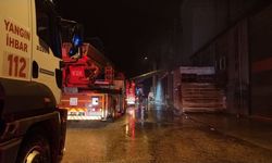 Bursa'da mobilya fabrikasında çıkan yangın söndürüldü