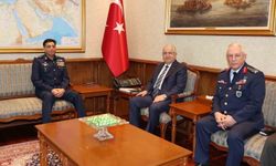 Bakan Güler, Pakistan Hava Kuvvetleri Komutanı Orgeneral Sidhu'yu kabul etti