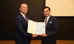 Başkan Yazıcıoğlu'na 'Babadan Oğula Devlet Adamı' ödülü