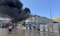 Gaziantep'te tekstil fabrikasındaki yangın kontrol altına alındı