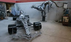 Heykel sanatçısının metalden yaptığı Formula 1 aracına İngiltere'den teklif