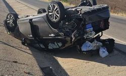 Afyonkarahisar'da refüje devrilen otomobildeki 8 kişi yaralandı