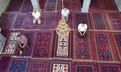 İlmek ilmek dokunan Yağcıbedir halıları kişinin vefatının ardından camiye seriliyor