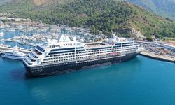 Lüks kruvaziyer 'Azamara Onward' Marmaris'e 649 turistle geldi