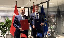 Ticaret Bakanı Bolat, Lahey'de Hollandalı mevkidaşı ve iş insanlarıyla bir araya geldi