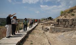 Urartuların görkemli yapılarından Ayanis Kalesi turistlerin rotasında