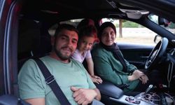 Bayrak ve ezan hasretiyle yola çıkan gurbetçilerin Kapıkule'den yurda girişleri sürüyor