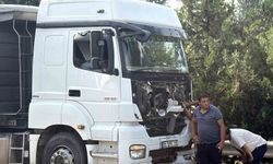 Tır, hafif ticari araca çarptı: 2 ölü, 2 yaralı