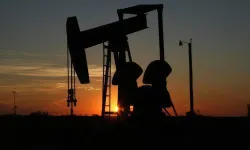 Petrol fiyatları, ABD'nin İran'a yönelik saldırıları ve İran'ın misillemeleriyle yaklaşık yüzde 5 arttı