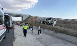 Aksaray'da yoldan çıkan otobüsteki 19 kişi yaralandı