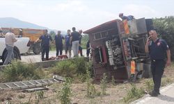 Adana'da yangın ihbarına giden itfaiye aracı devrildi, 3 personel yaralandı