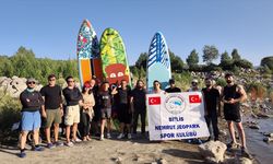 Doğaseverler Nemrut Krater Gölü'nde SUP ve kano etkinliği yaptı
