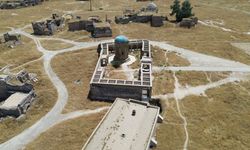 Kerkük'teki Selçuklu mirası Gök Kümbet bakımsızlık nedeniyle yıkılma tehlikesiyle karşı karşıya