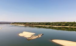 Sırbistan'da Tuna Nehri'nin su seviyesinin düşmesiyle savaş gemisi enkazı yeniden ortaya çıktı