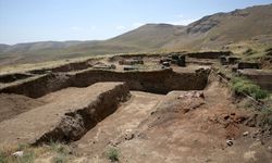 Urartu'nun izleri Kef Kalesi'ndeki kazılarda gün yüzüne çıkıyor