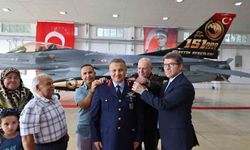 İlk Türk astronot Alper Gezeravcı yeni rütbelerini taktı