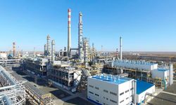 Kazakistan'da petrol rafinerisinde yangın çıktı