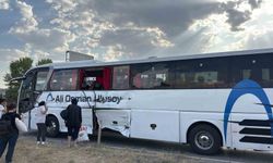 Kırıkkale'de yolcu otobüsü ve iki tır kavşakta çarpıştı: 1 yaralı