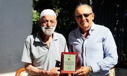 60 yıldır topladığı eşyaları müzeye bağışladı