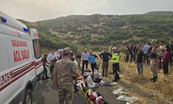 Bingöl'de şarampole devrilen minibüsteki 10 kişi yaralandı