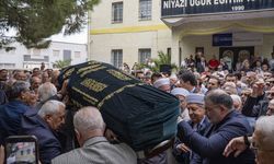 Eski İzmir Büyükşehir Belediye Başkanı Özfatura son yolculuğuna uğurlandı
