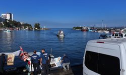 Karadeniz'e açılan balıkçılar, Akçakoca Limanı'na bol palamutla döndü