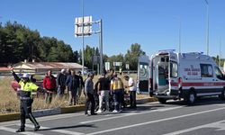 Sivas'ta iki otomobilin çarpıştığı kazada 2'si ağır, 3 kişi yaralandı