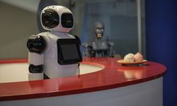 Yerli üretim robot teknoparkta danışma görevlisi oldu