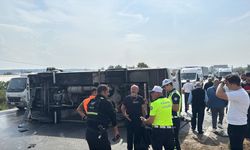 Antalya'da midibüsün devrilmesi sonucu 17 kişi yaralandı