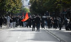 Arnavutluk'ta öğrencilerin eğitim koşullarının iyileştirilmesi talebiyle düzenlediği gösteriler sürüyor