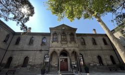 ASIRLIK MEKTEPLER - Milli Mücadele kahramanlarının 'Taş Mektep'i 133 yıllık eğitim serüvenini sürdürüyor