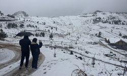 Bolu'nun yüksek kesimlerinde kar yağışı sürüyor