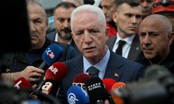 İstanbul Valisi Gül, Maltepe'de kısmi çökme yaşanan binadaki kurtarma çalışmalarını inceledi: