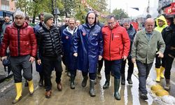 İstanbul Valisi Gül, yağışın etkilediği Sarıyer'de incelemelerde bulundu:
