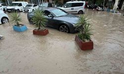 Çeşme'de şiddetli yağış hayatı olumsuz etkiledi