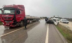 İzmir'de tır ile kamyonet çarpıştı: 1 ölü 1 yaralı