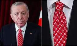 Cumhurbaşkanı Erdoğan'ın kırmızı KAAN kravatında "gök vatanda bağımsızlık" vurgusu