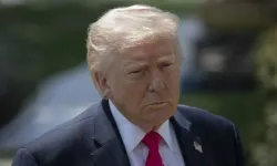 Trump, protestoların sürdüğü Fransa'nın göçmenlerce "ele geçirildiğini" savundu