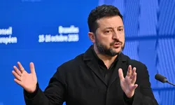 Zelenskiy, toprak meselesinin savaşan ülkelerin liderleri arasında görüşülmesi gerektiğini belirtti