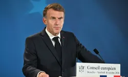 Fransa Cumhurbaşkanı Macron gelecek günlerde sendika dışı eylemlerin her yerde yasaklanacağını açıkladı
