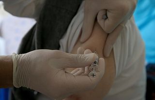 Grip aşısı uygulaması 65 yaş ve üstü vatandaşlar için bugün başlıyor