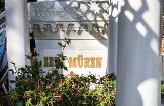 Zeki Müren vefatının 27'ncı yılında mezarı başında anıldı